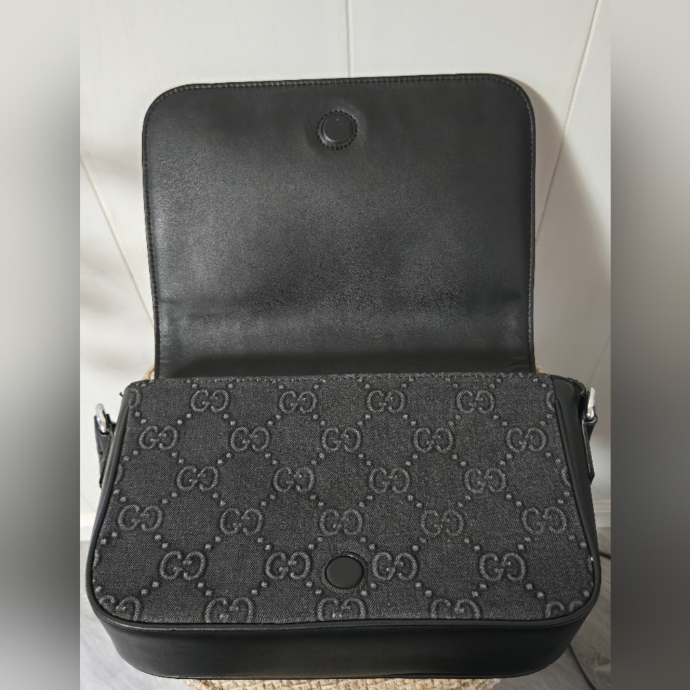 New Black Messanger Bag - Picture 6 of 10